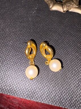JS Gold Pearl Drop Earrings - Elegant Women's Jewelry